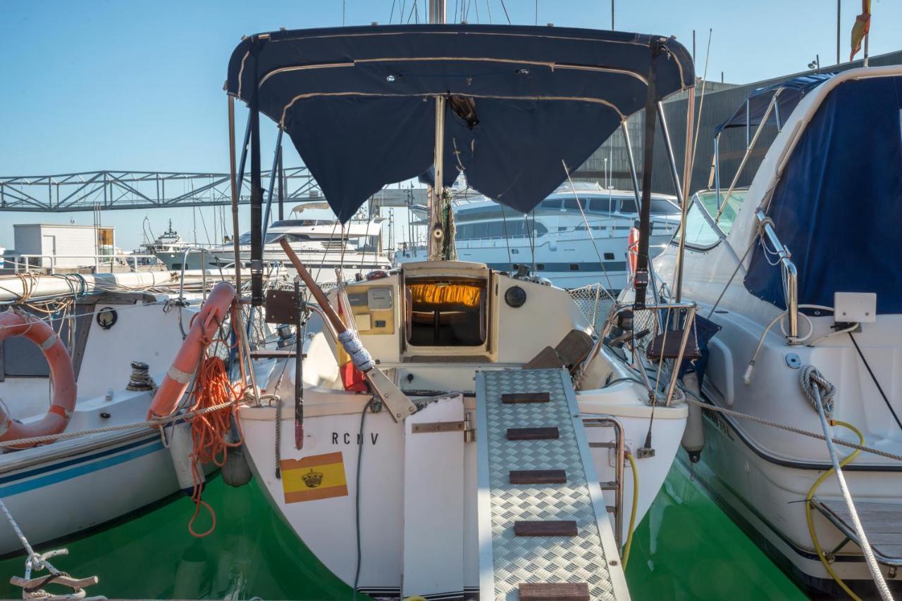 Pequeno Velero En Port Forum Ideal Para Backpackers Sant Adrià de Besòs Eksteriør billede